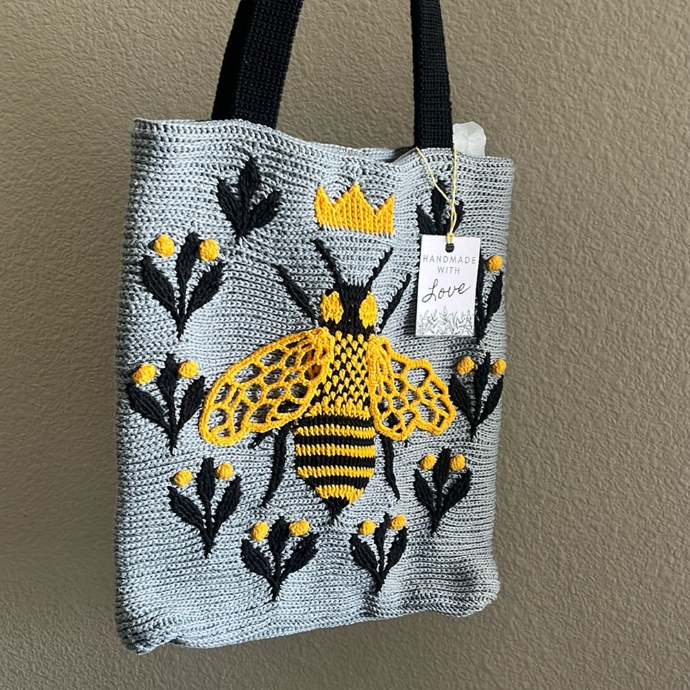 🐝Handmade Queen Bee knitted purse